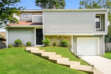 3207 LA FOLLETTE CT LOUISVILLE, KY 40299